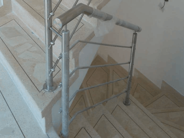 Pasamanos en acero inoxidable